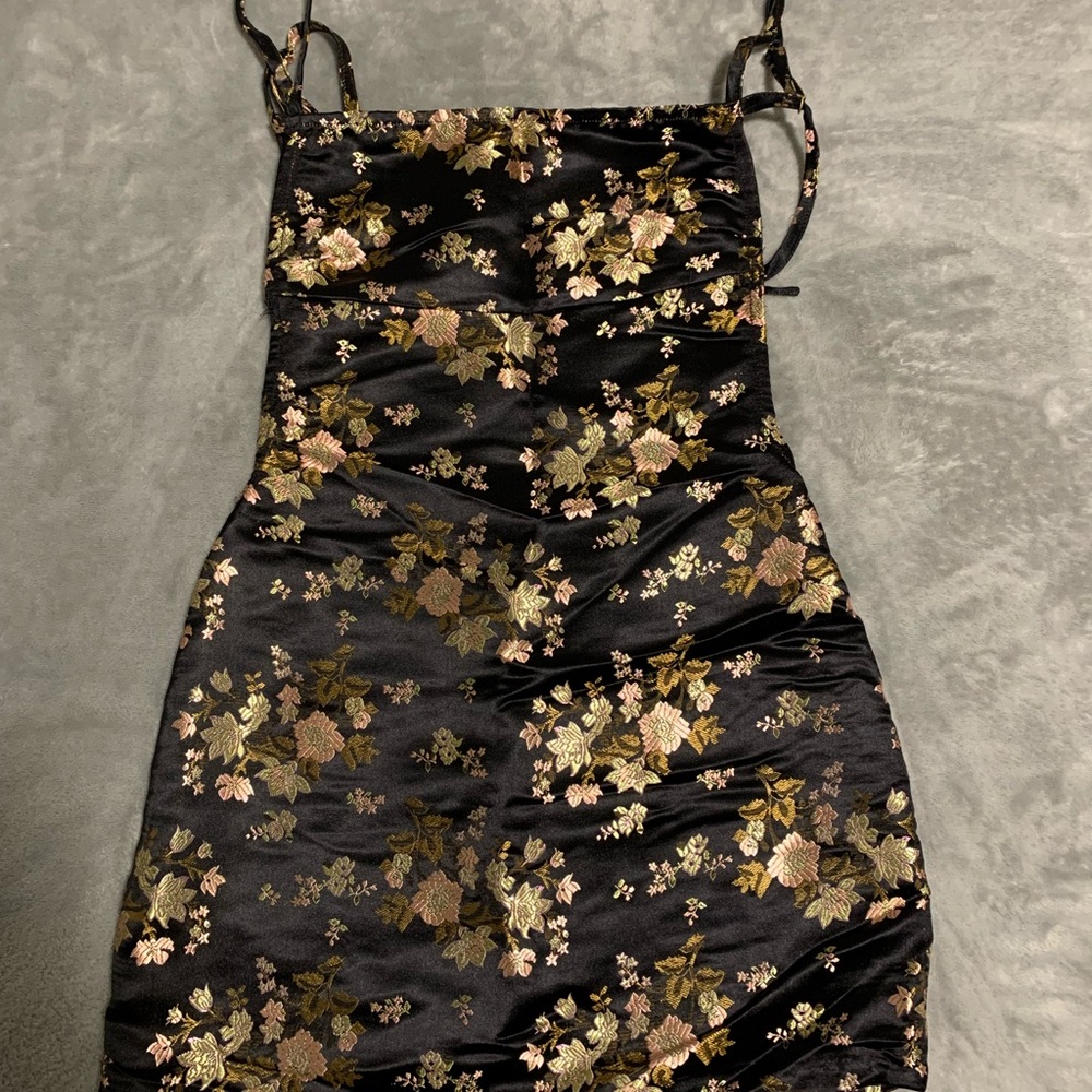 Backless dress